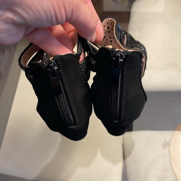 🔥 3/$25 - Dressy wedge sandals - Picture 3 of 4